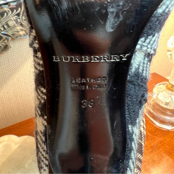 Burberry Womens Vintage High Boots Vintage Size 38 EUC Black and White - Picture 3 of 15